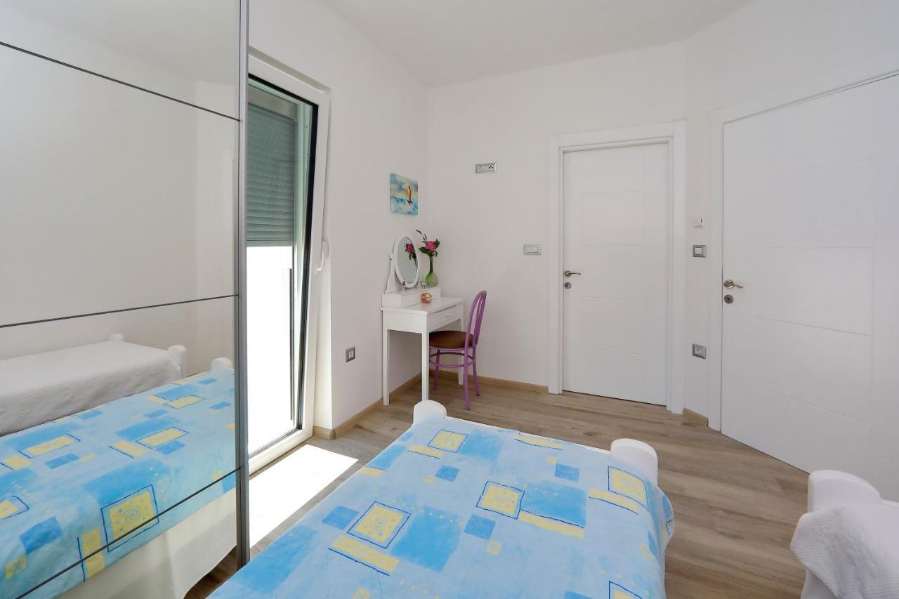 Apartmani Marina S Pogledom, Сукошан Экстерьер фото
