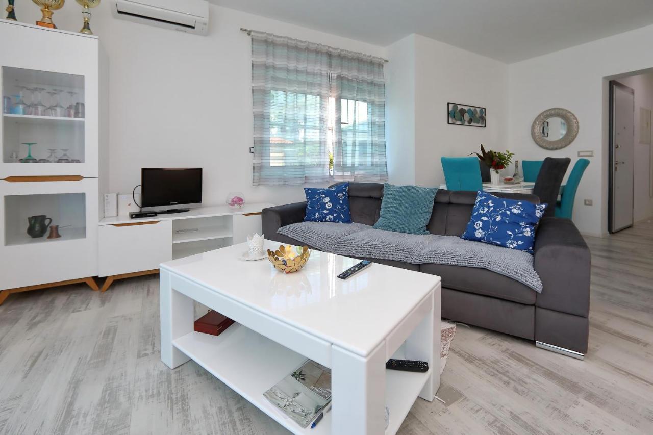 Apartmani Marina S Pogledom, Сукошан Экстерьер фото
