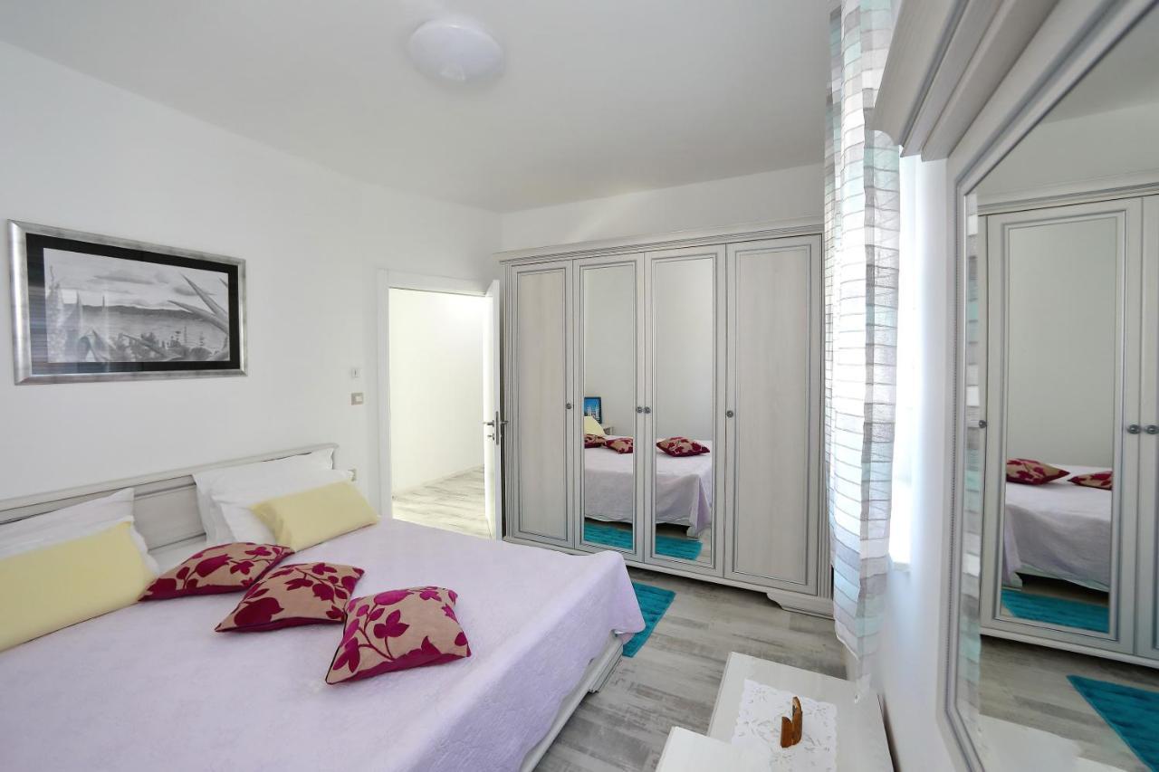Apartmani Marina S Pogledom, Сукошан Экстерьер фото