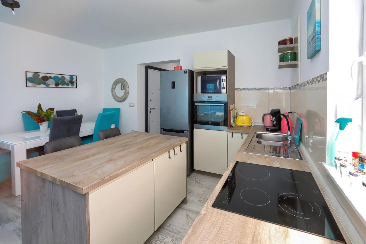 Apartmani Marina S Pogledom, Сукошан Экстерьер фото