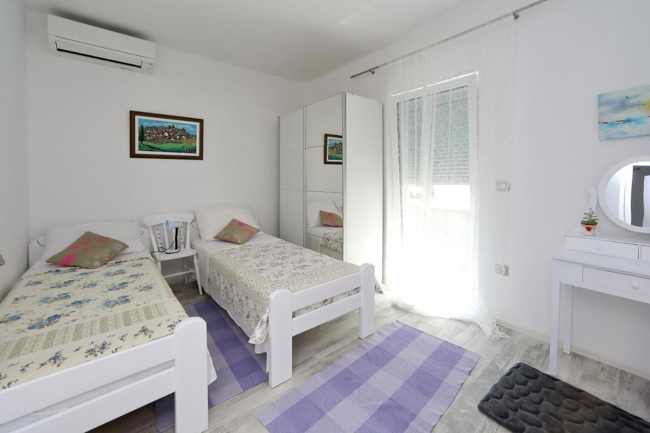Apartmani Marina S Pogledom, Сукошан Экстерьер фото