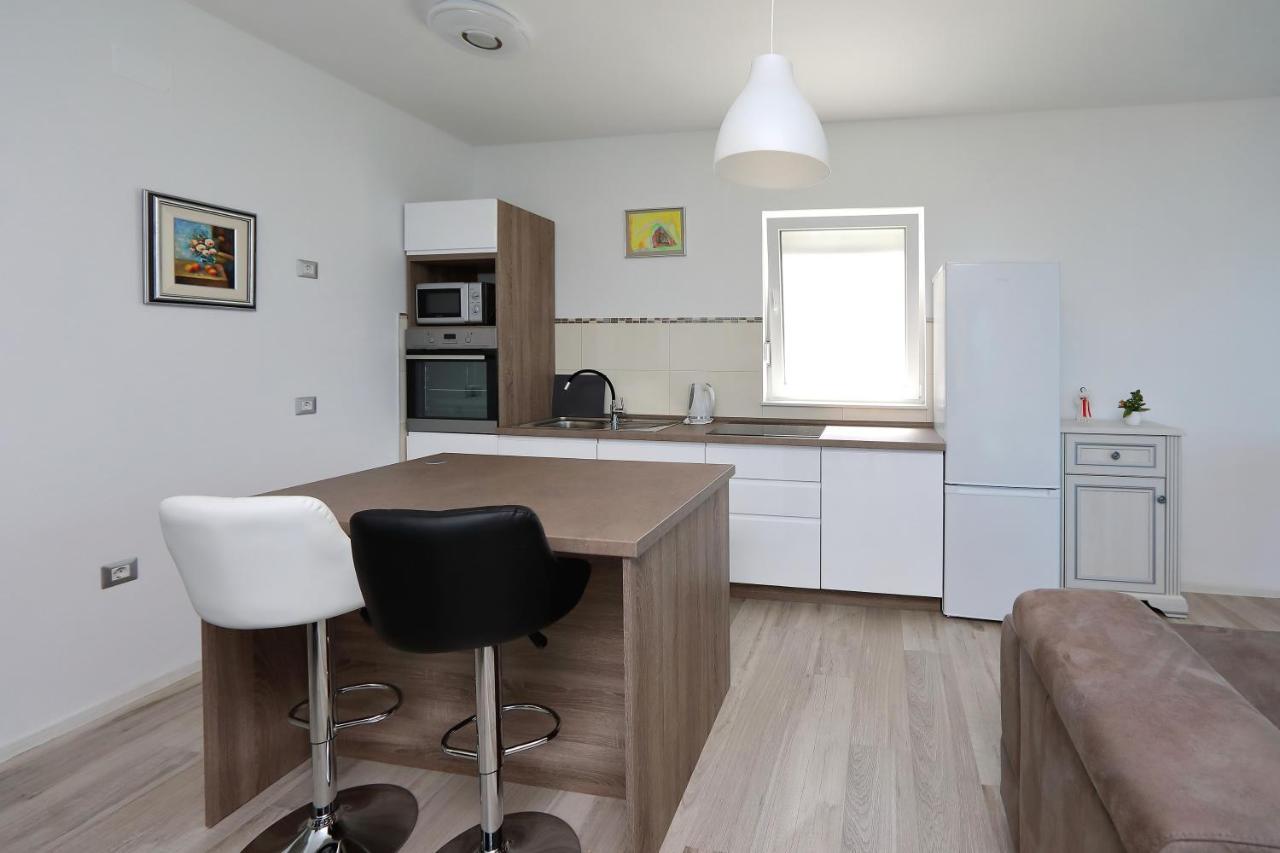 Apartmani Marina S Pogledom, Сукошан Экстерьер фото